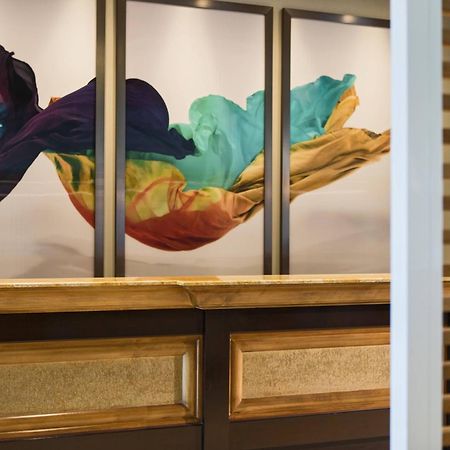 坦帕国际广场万丽酒店 外观 照片